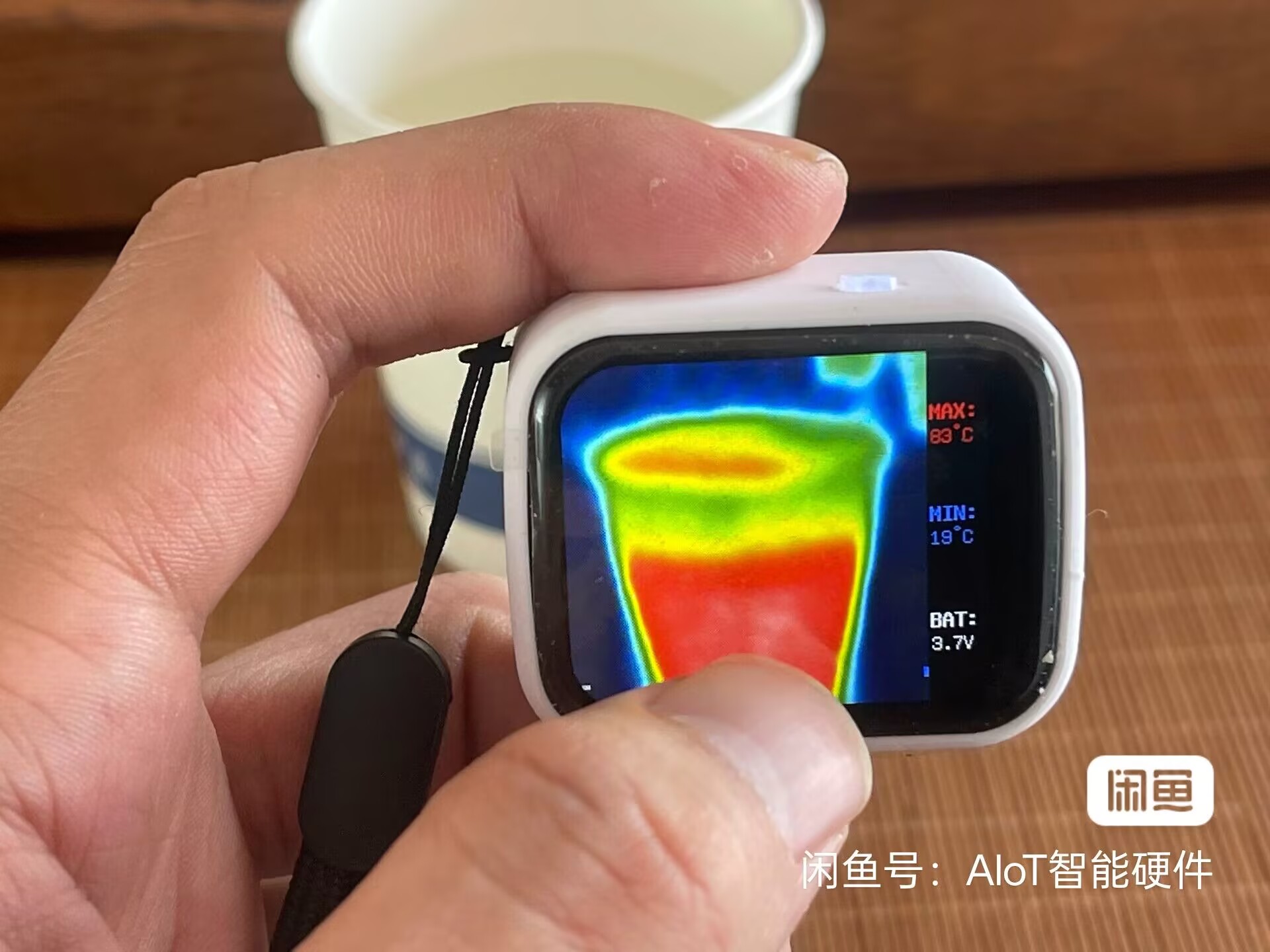 320×240のタッチスクリーンを搭載した小型ポケット型熱画 - Underfloor Heating Thermal Detector のレビューと価格